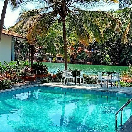 Pont Bleu Suites Riverside & Pool Канакона Екстериор снимка