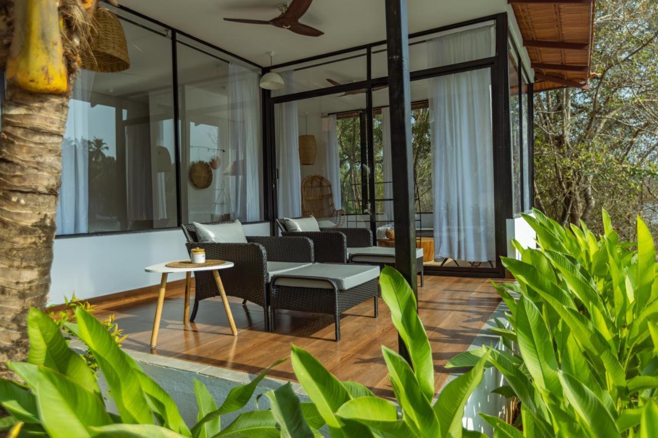 Pont Bleu Suites Riverside & Pool Канакона Екстериор снимка