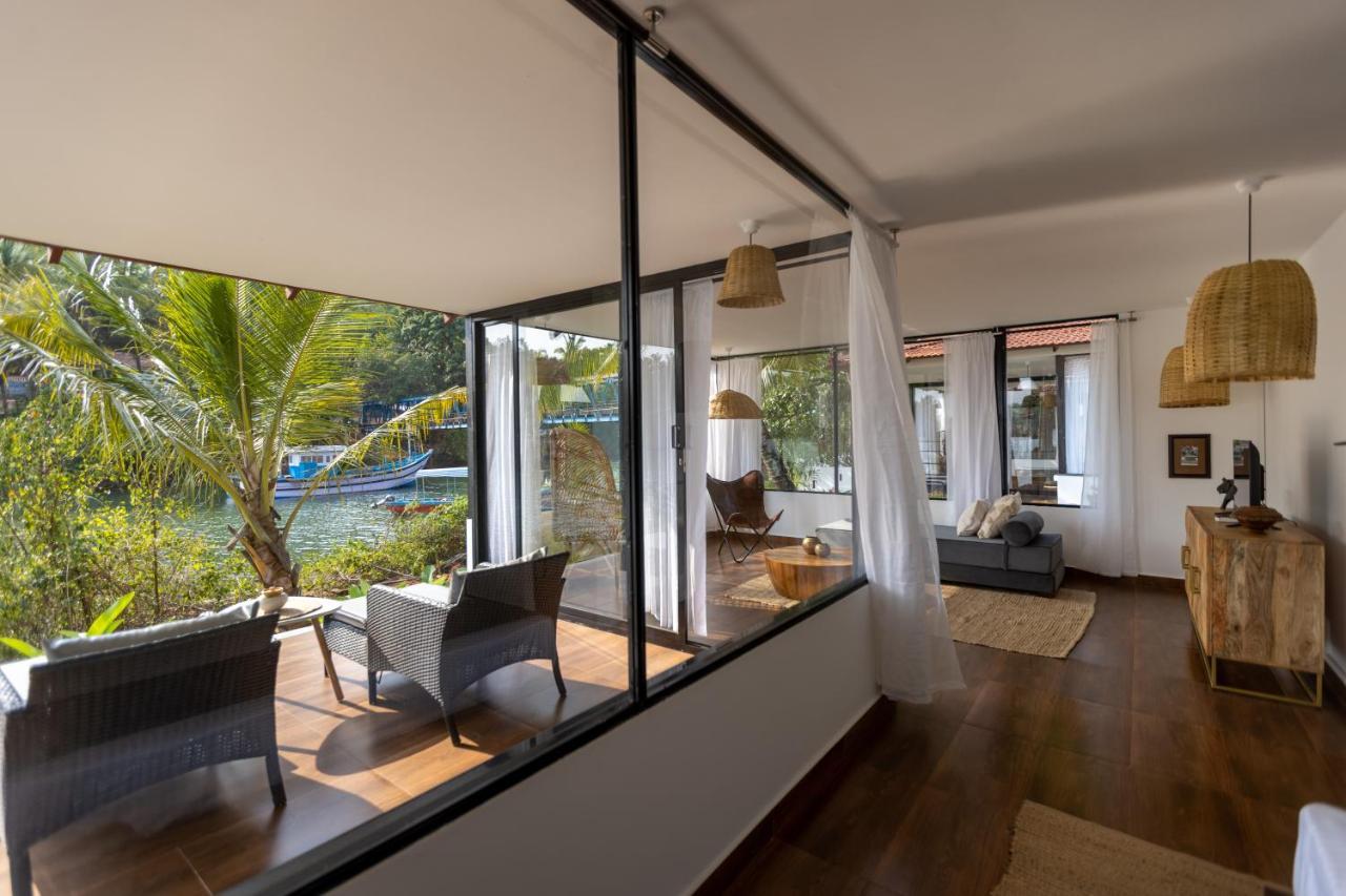 Pont Bleu Suites Riverside & Pool Канакона Екстериор снимка